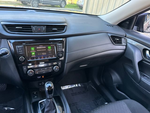 Used 2020 Nissan Rogue SV w/ Premium Package image 18