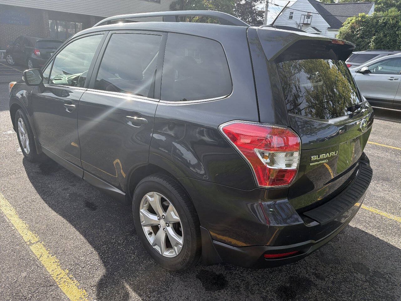 Used 2014 Subaru Forester 2.5i Touring AWD/4WD image 10
