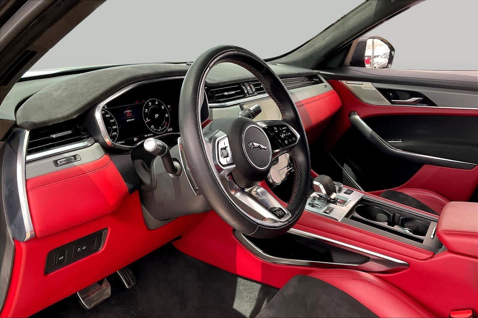 Used 2022 Jaguar F-PACE SVR AWD/4WD image 18