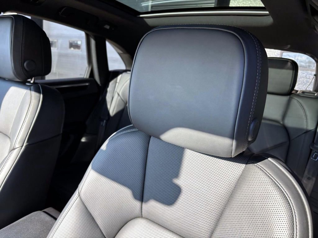 Certified 2024 Porsche Macan image 21