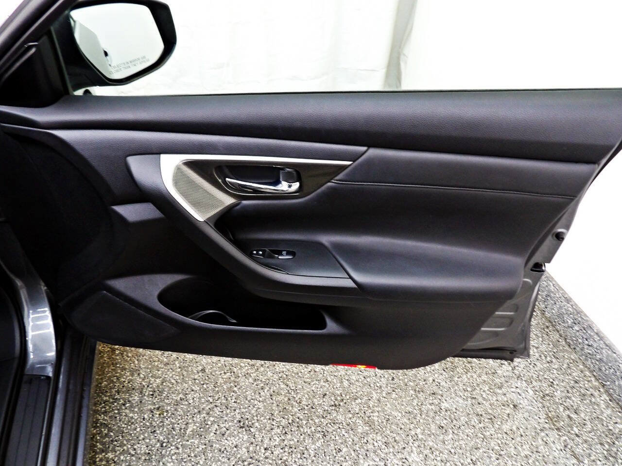 Used 2015 Nissan Altima 2.5 SL w/ Moonroof Package FWD image 11