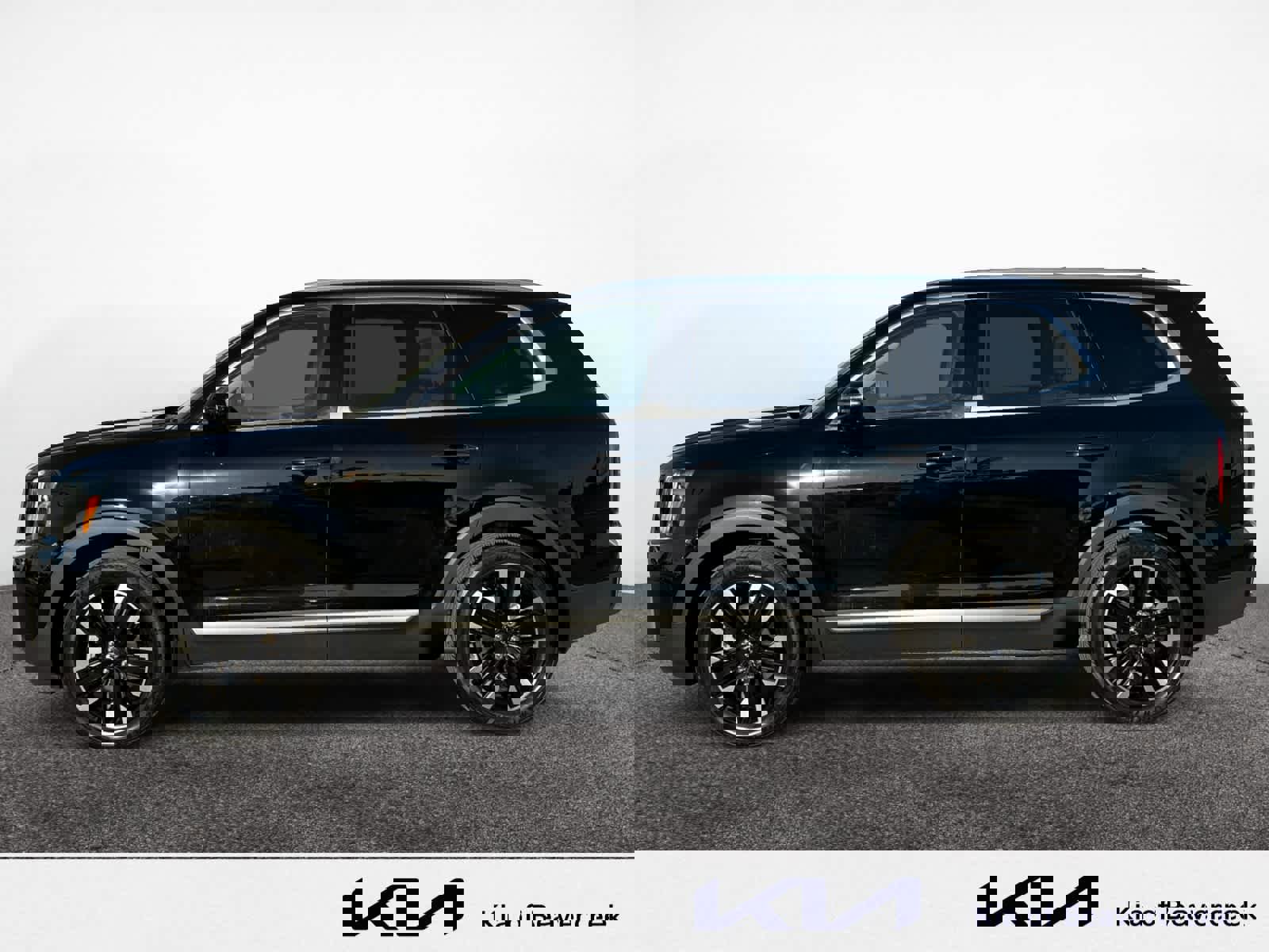 Certified 2024 Kia Telluride SX Prestige w/ Towing Package image 2