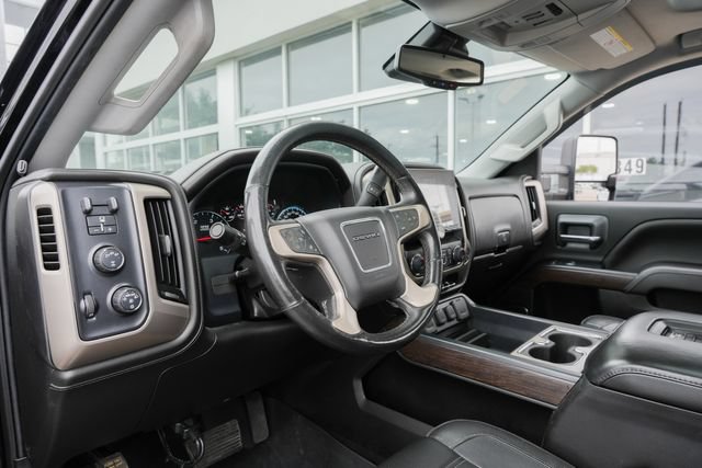 Used 2018 GMC Sierra 2500 Denali w/ Duramax Plus Package AWD/4WD image 28