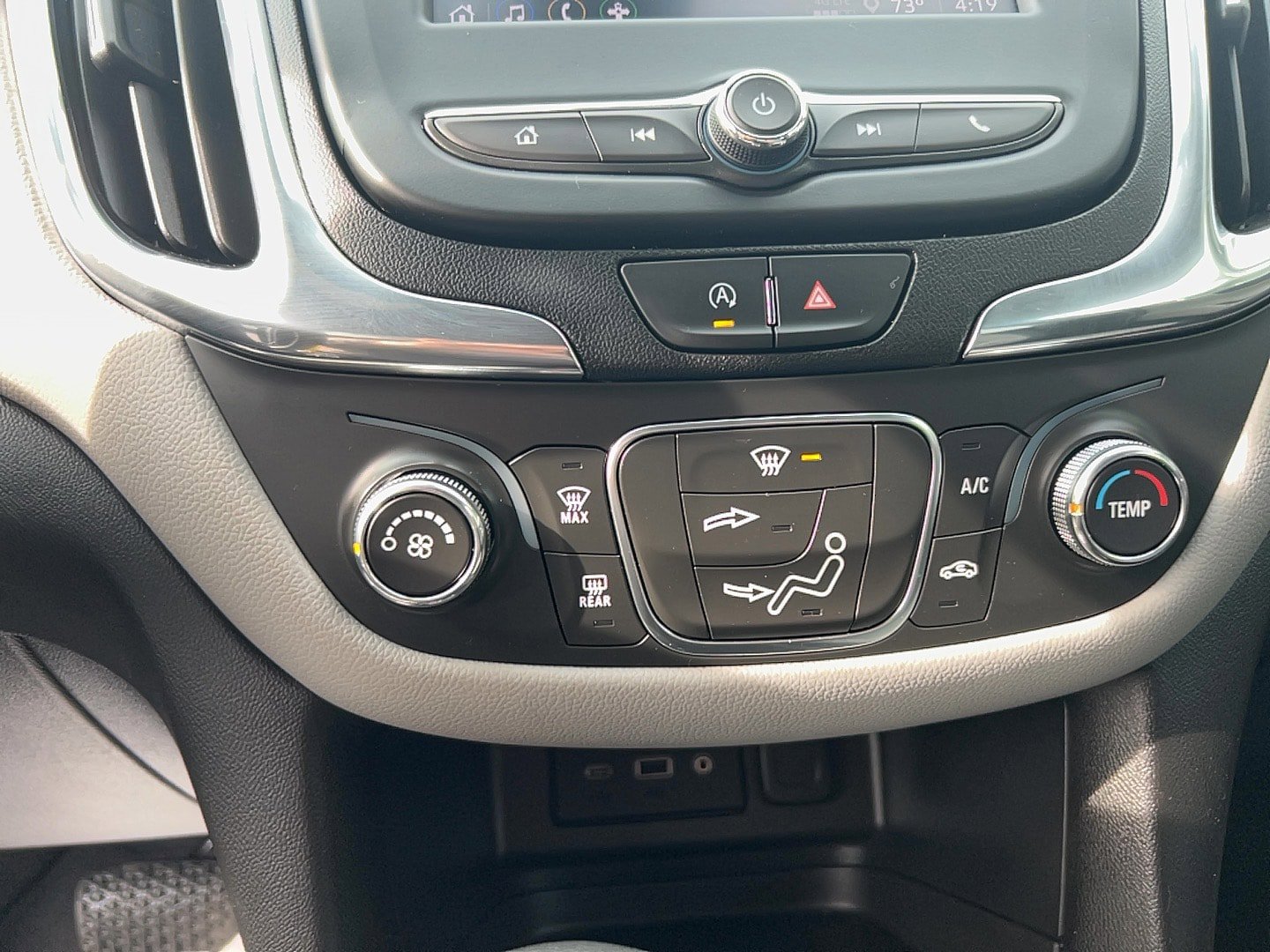 Used 2023 Chevrolet Equinox LT FWD image 16