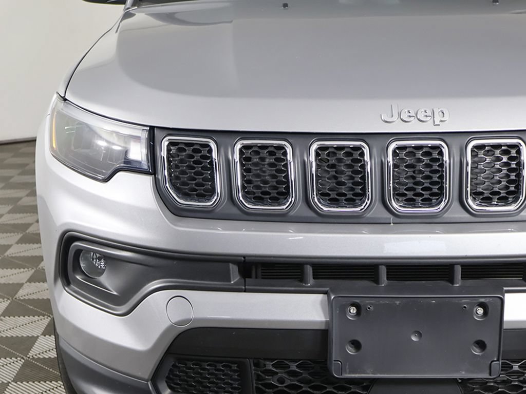 Used 2023 Jeep Compass Latitude AWD/4WD image 11