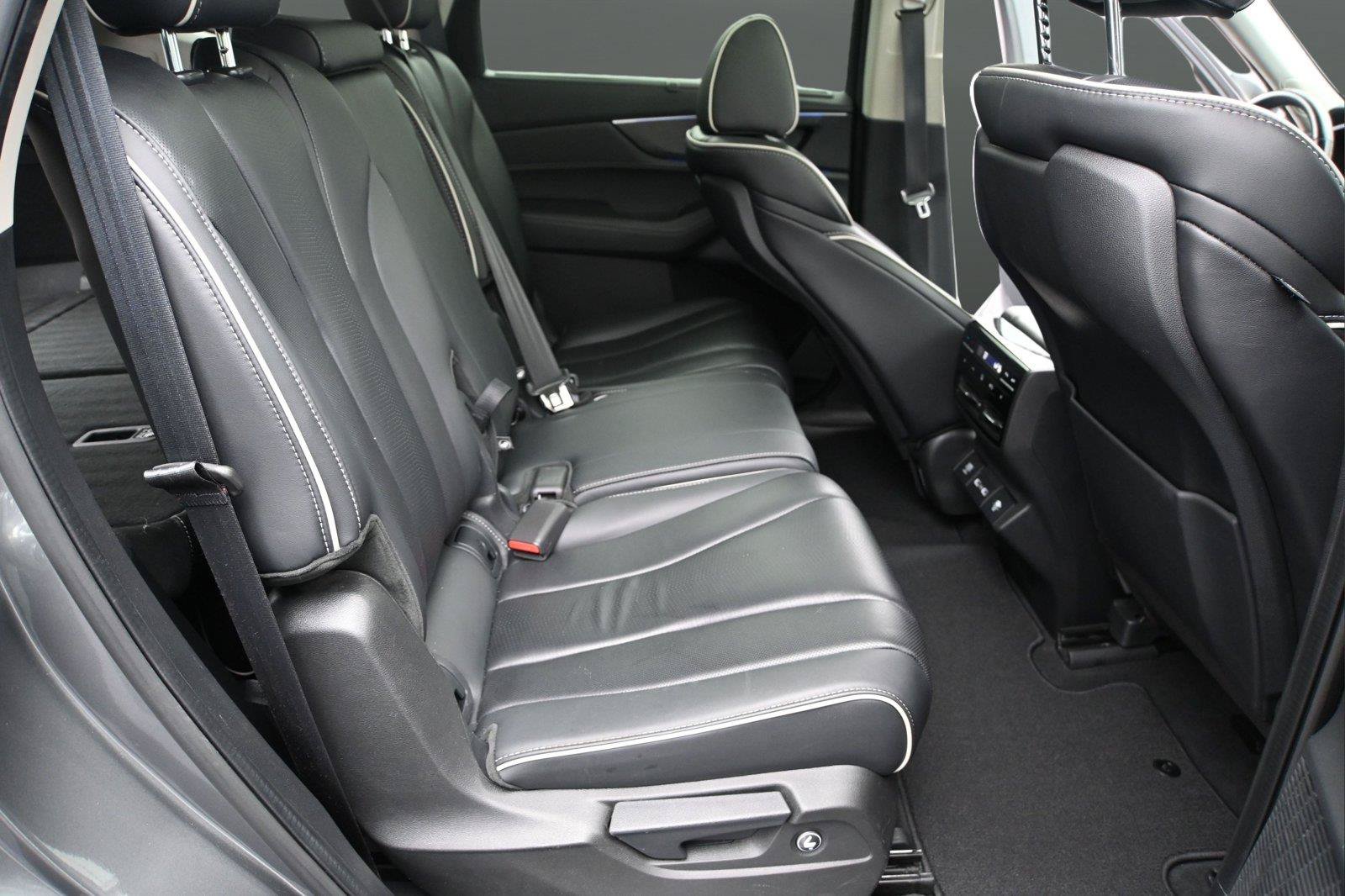 Used 2023 Acura MDX w/ Advance Package AWD/4WD image 17
