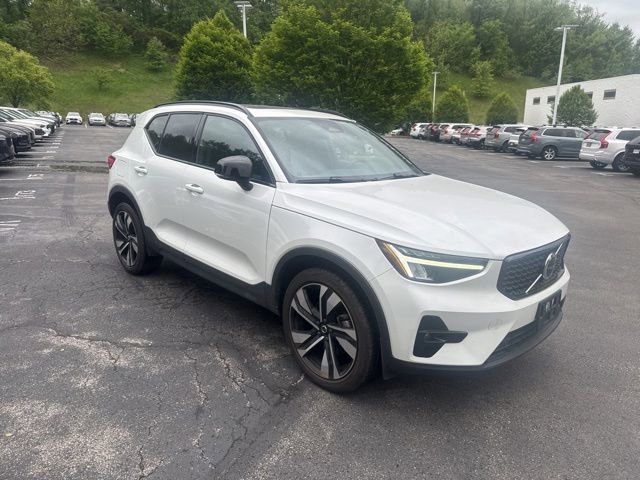 Used 2023 Volvo XC40 B5 Plus w/ Protection Package Premier AWD/4WD image 8