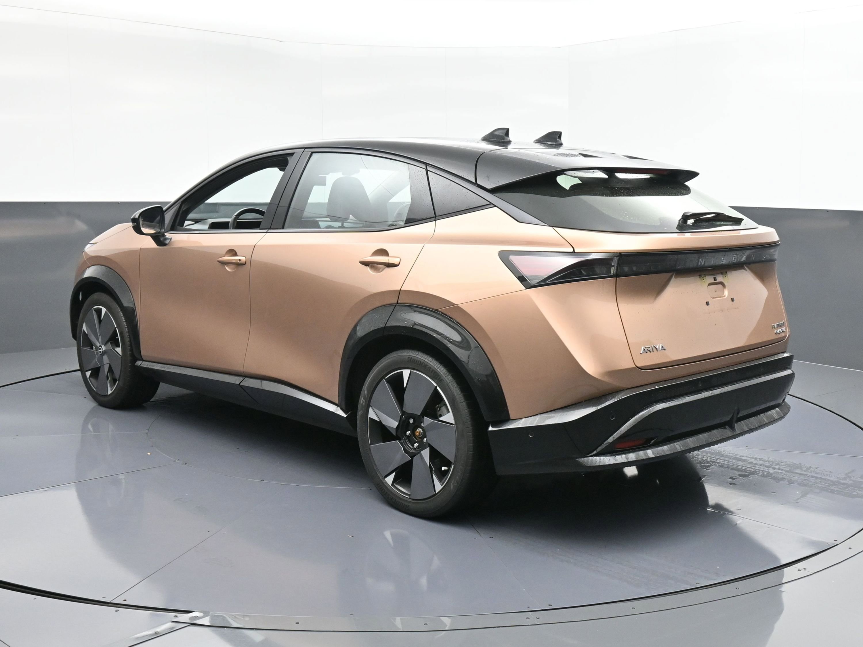 Used 2023 Nissan Ariya image 6