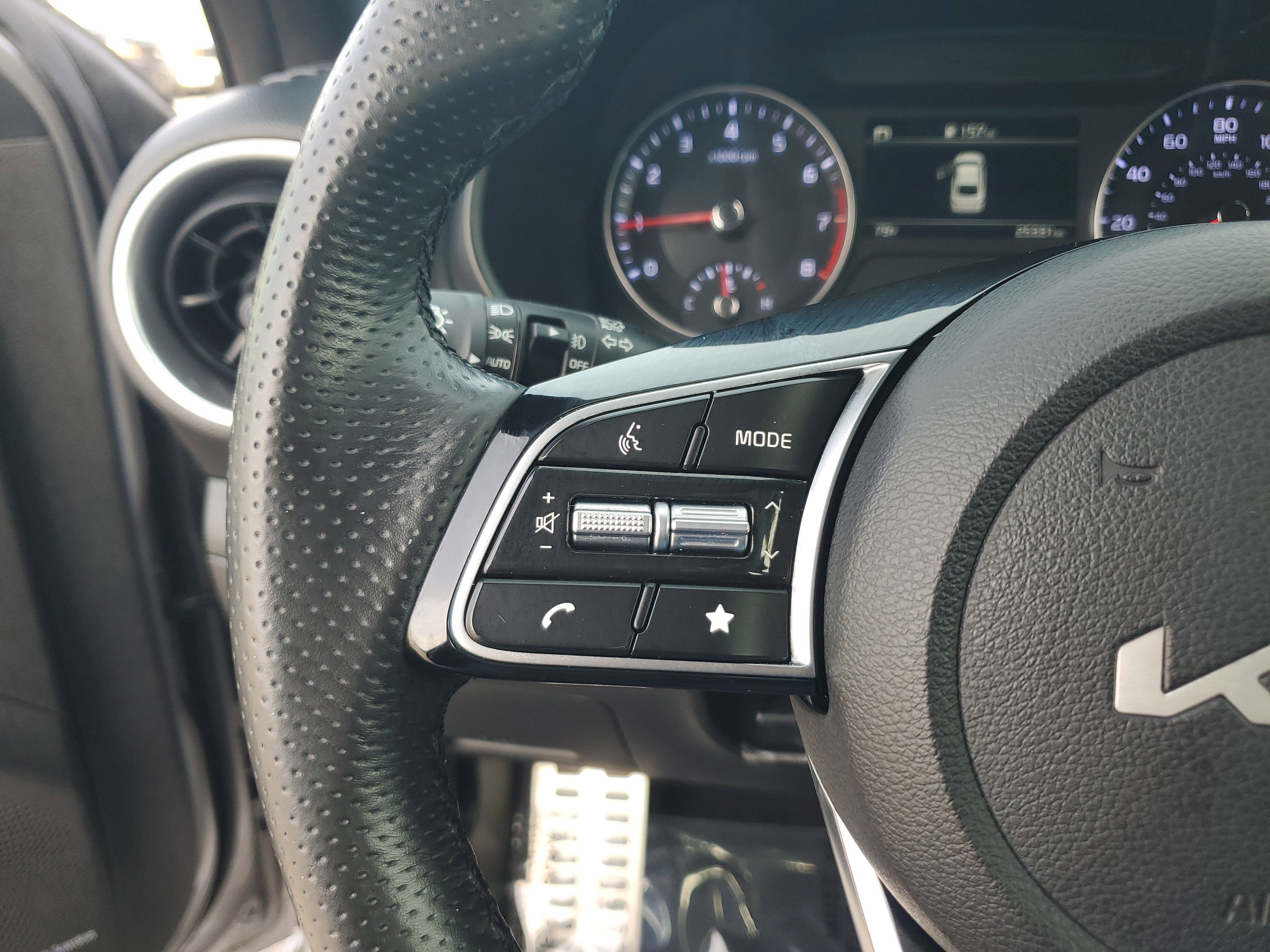 Used 2024 Kia Forte GT-Line w/ GT-Line Premium Package image 18