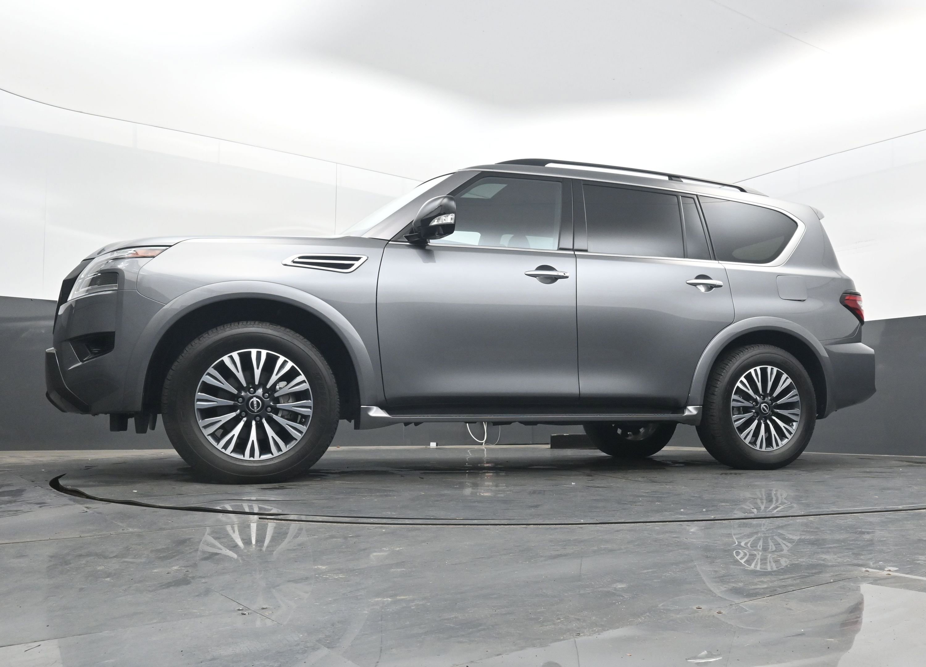Used 2024 Nissan Armada SL w/ Midnight Edition Package image 23