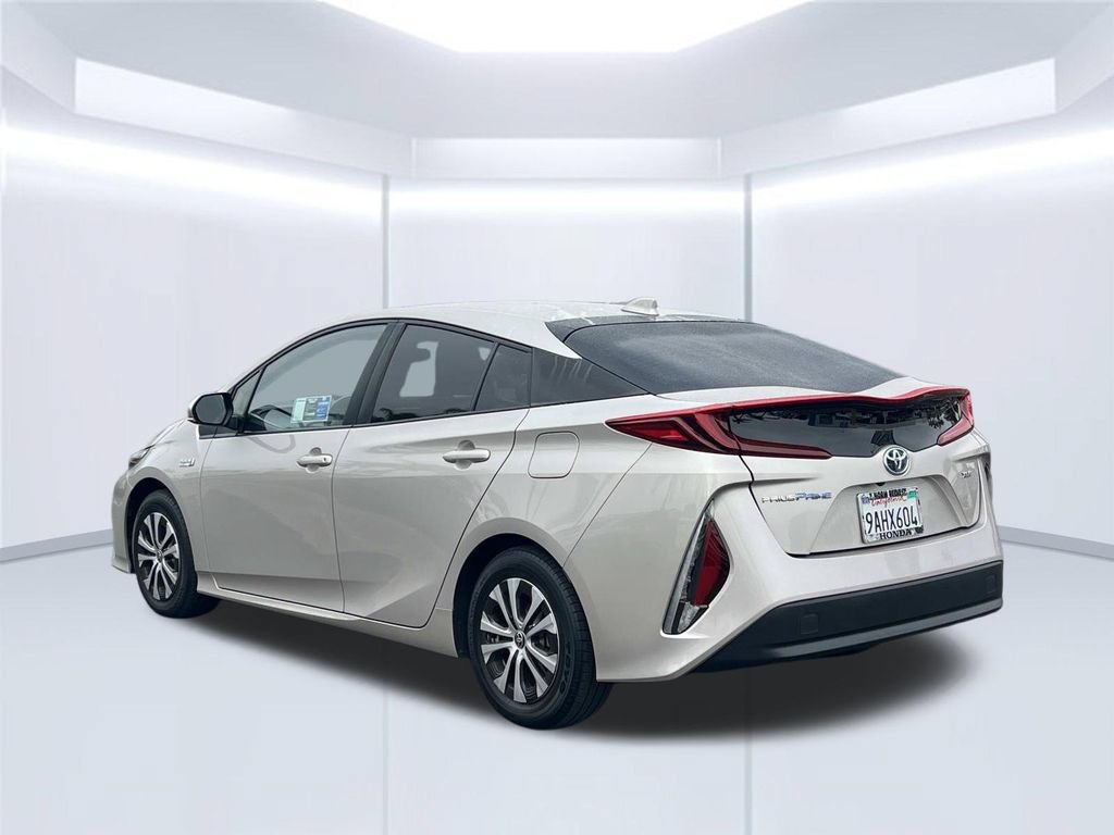Used 2022 Toyota Prius Prime XLE FWD image 3