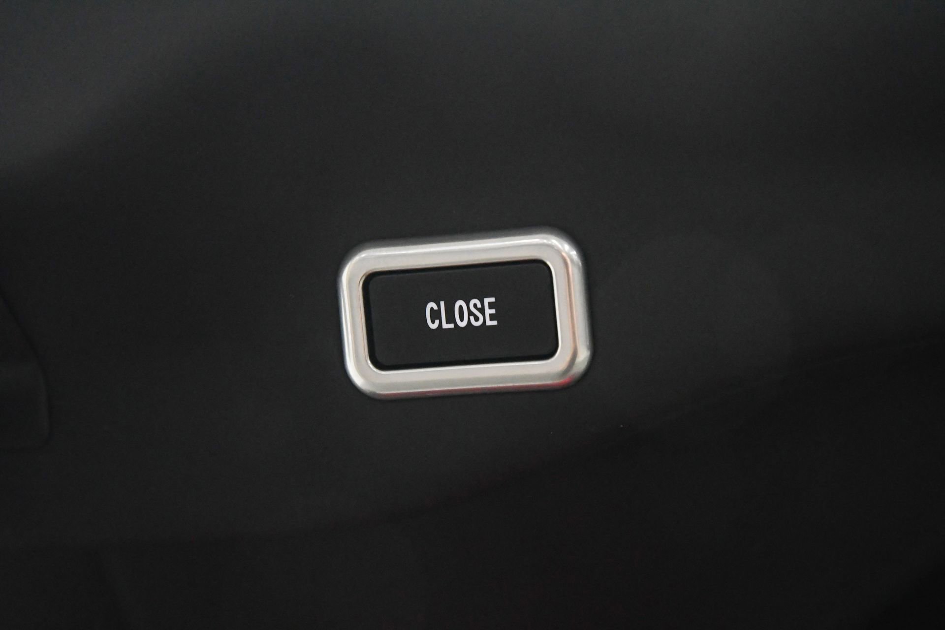 Used 2018 Ferrari GTC4Lusso image 9