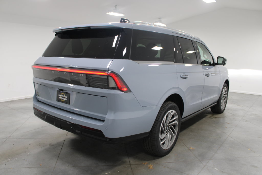 New 2027 Lincoln Navigator Reserve AWD/4WD image 8