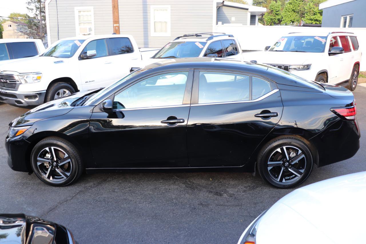 Used 2024 Nissan Sentra SV FWD image 2