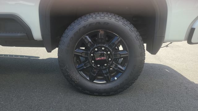 New 2026 GMC Sierra 2500 AT4 w/ AT4 Premium Plus Package AWD/4WD image 9