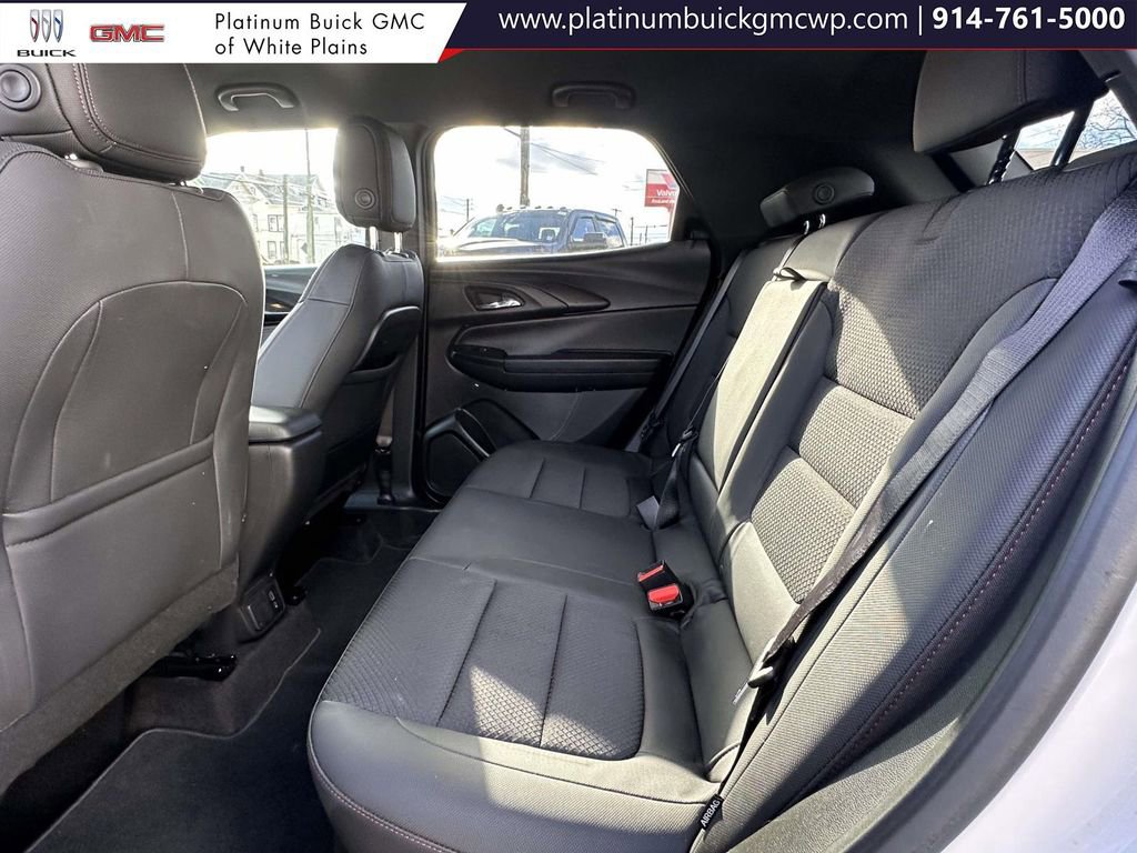 Used 2023 Chevrolet TrailBlazer RS w/ Convenience Package image 16