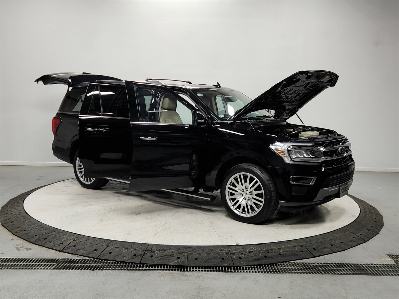 Used 2023 Ford Expedition Max Limited image 9