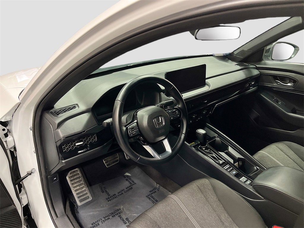 Used 2025 Honda Accord Sport image 9