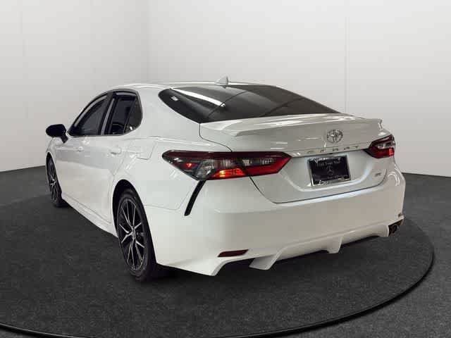 Used 2023 Toyota Camry SE w/ Cold Weather Package FWD image 5