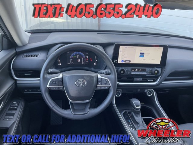 Used 2024 Toyota Grand Highlander AWD image 16