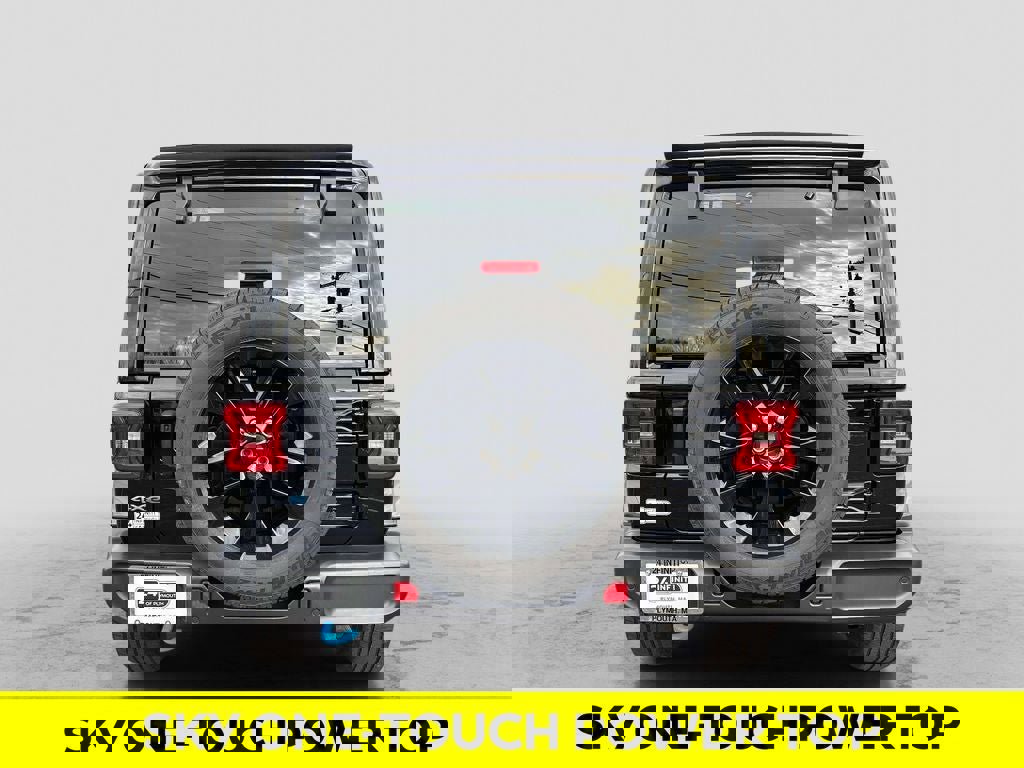 Used 2024 Jeep Wrangler Unlimited Sahara w/ Technology Group AWD/4WD image 4