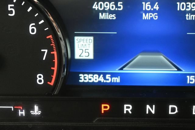 Used 2022 Ford Explorer Limited w/ Equipment Group 301A AWD/4WD image 38