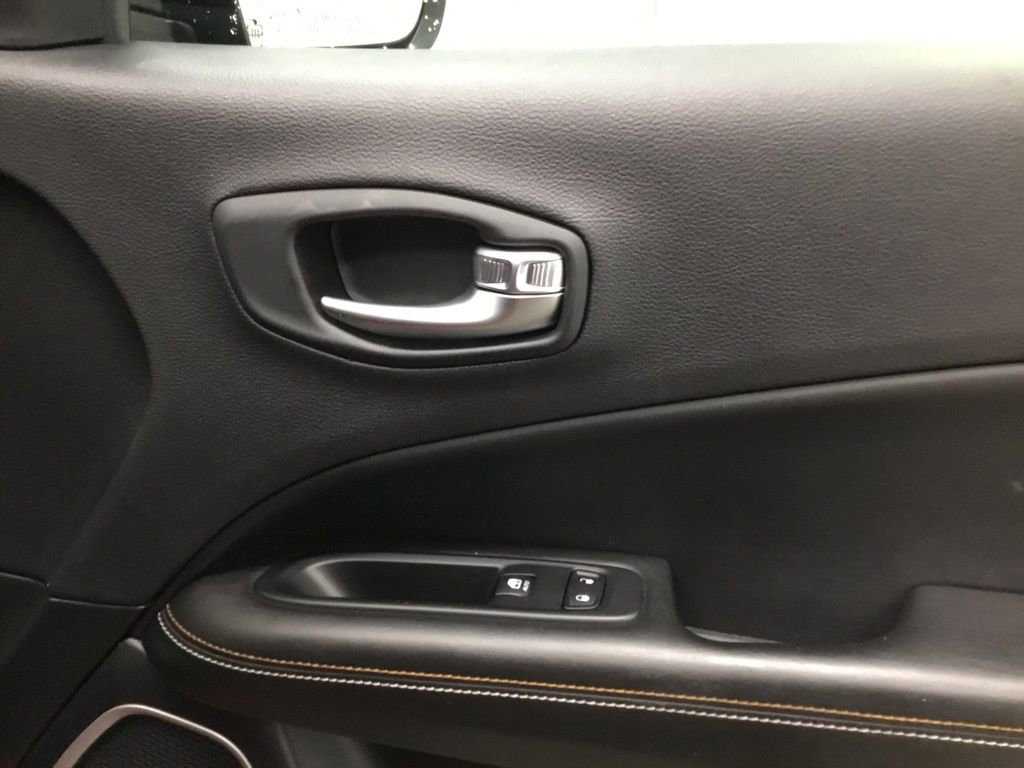 Used 2018 Jeep Compass Sport w/ Cold Weather Group image 18