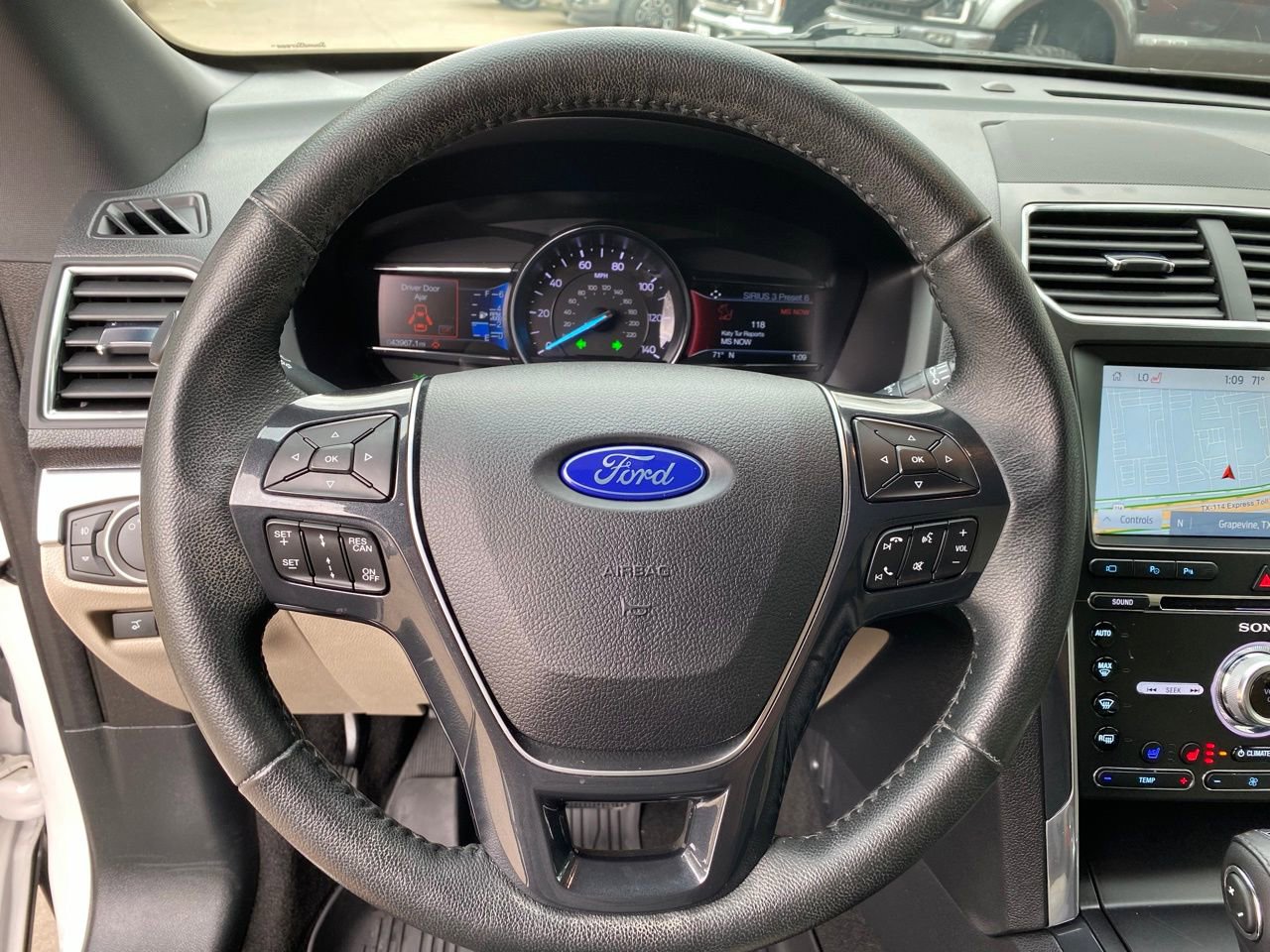 Used 2018 Ford Explorer Limited w/ Equipment Group 301A image 24
