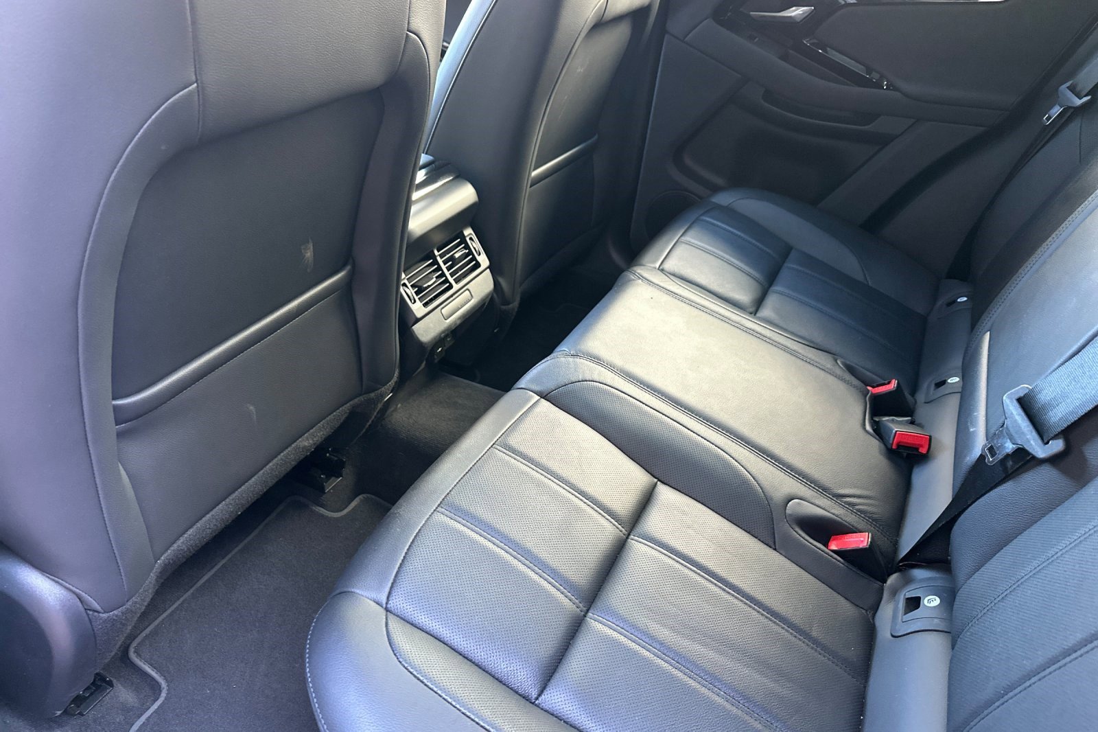 Certified 2024 Land Rover Range Rover Evoque Dynamic SE image 26