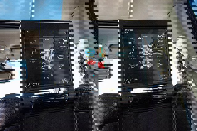 Used 2021 Chrysler Pacifica Touring-L w/ Uconnect Theater Family Group image 25