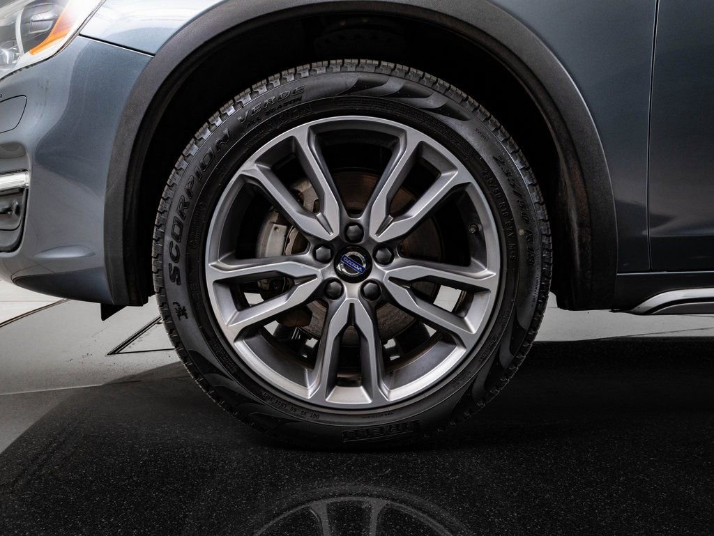 Used 2018 Volvo S60 T5 Cross Country Platinum image 13