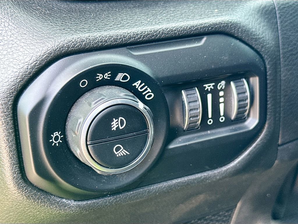 Used 2021 Jeep Gladiator Sport AWD/4WD image 11