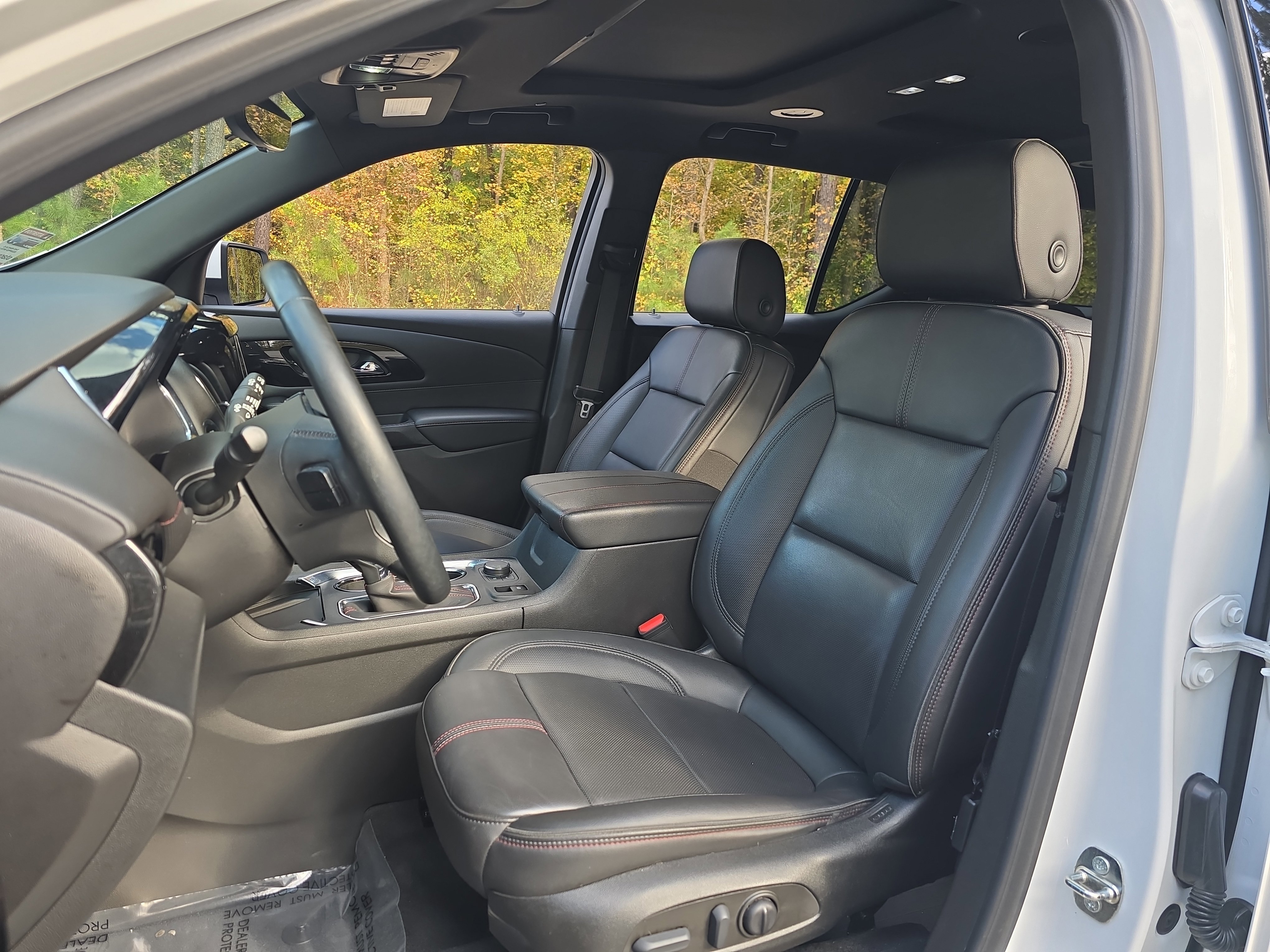 Used 2023 Chevrolet Traverse RS image 14