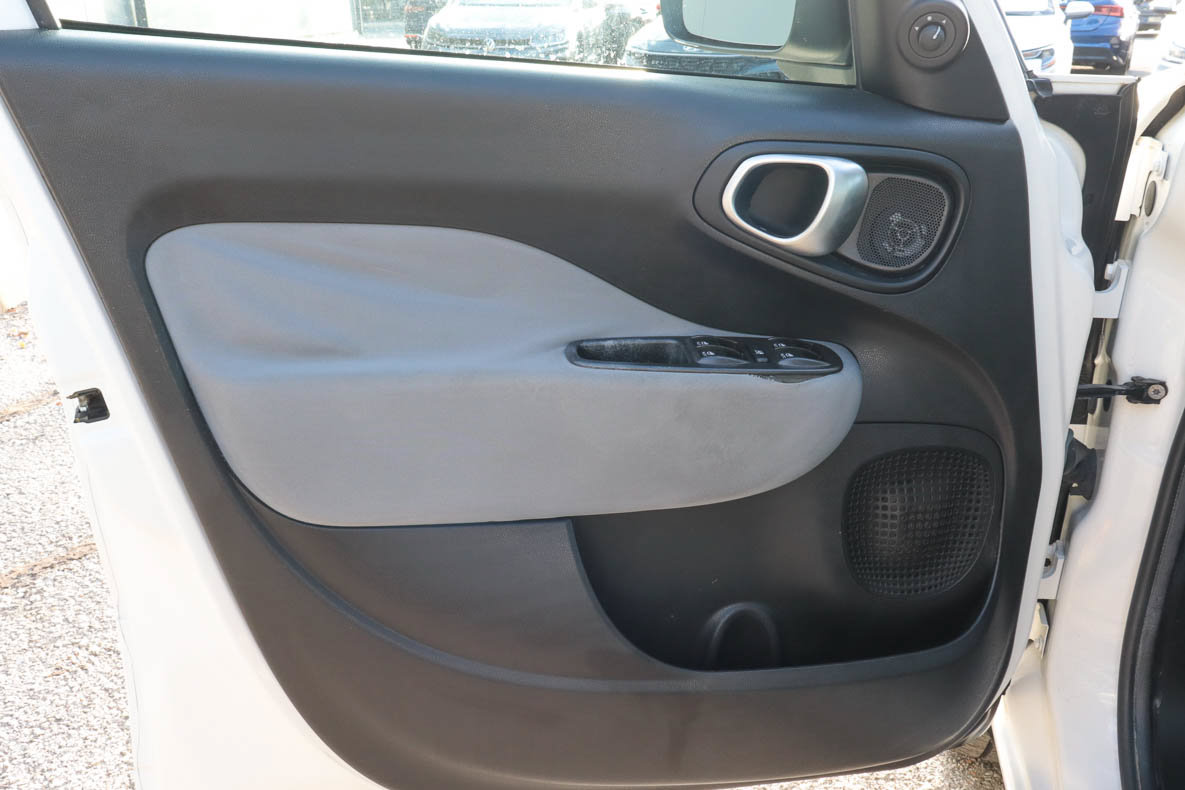 Used 2014 FIAT 500L Easy FWD image 13