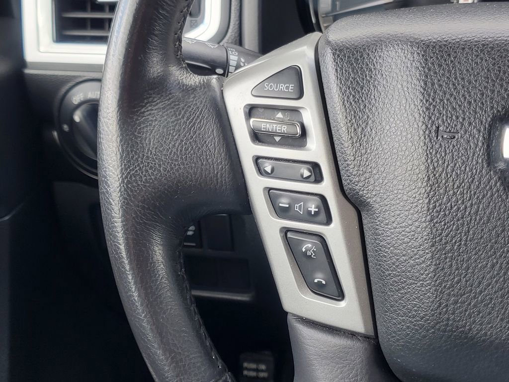 Used 2018 Nissan Titan SV w/ SV Convenience Package AWD/4WD image 18