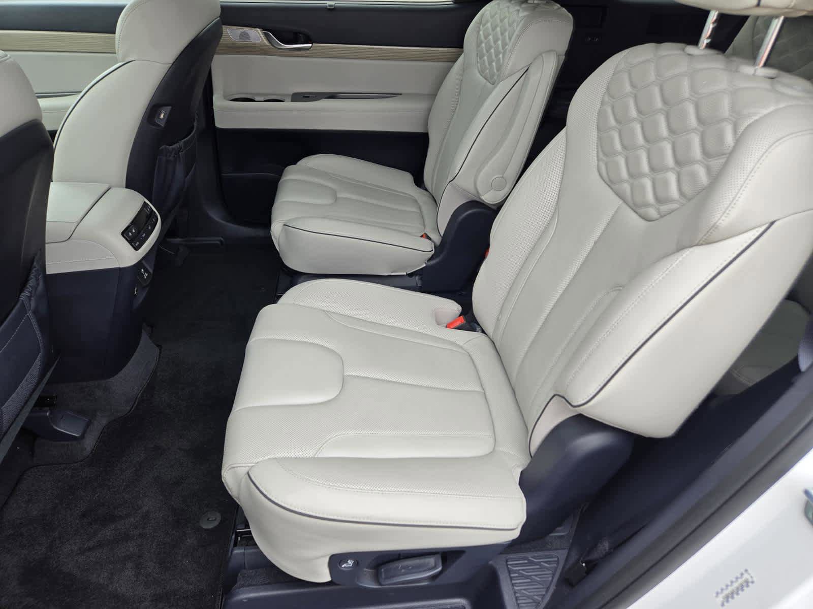 Used 2021 Hyundai Palisade Limited FWD image 17