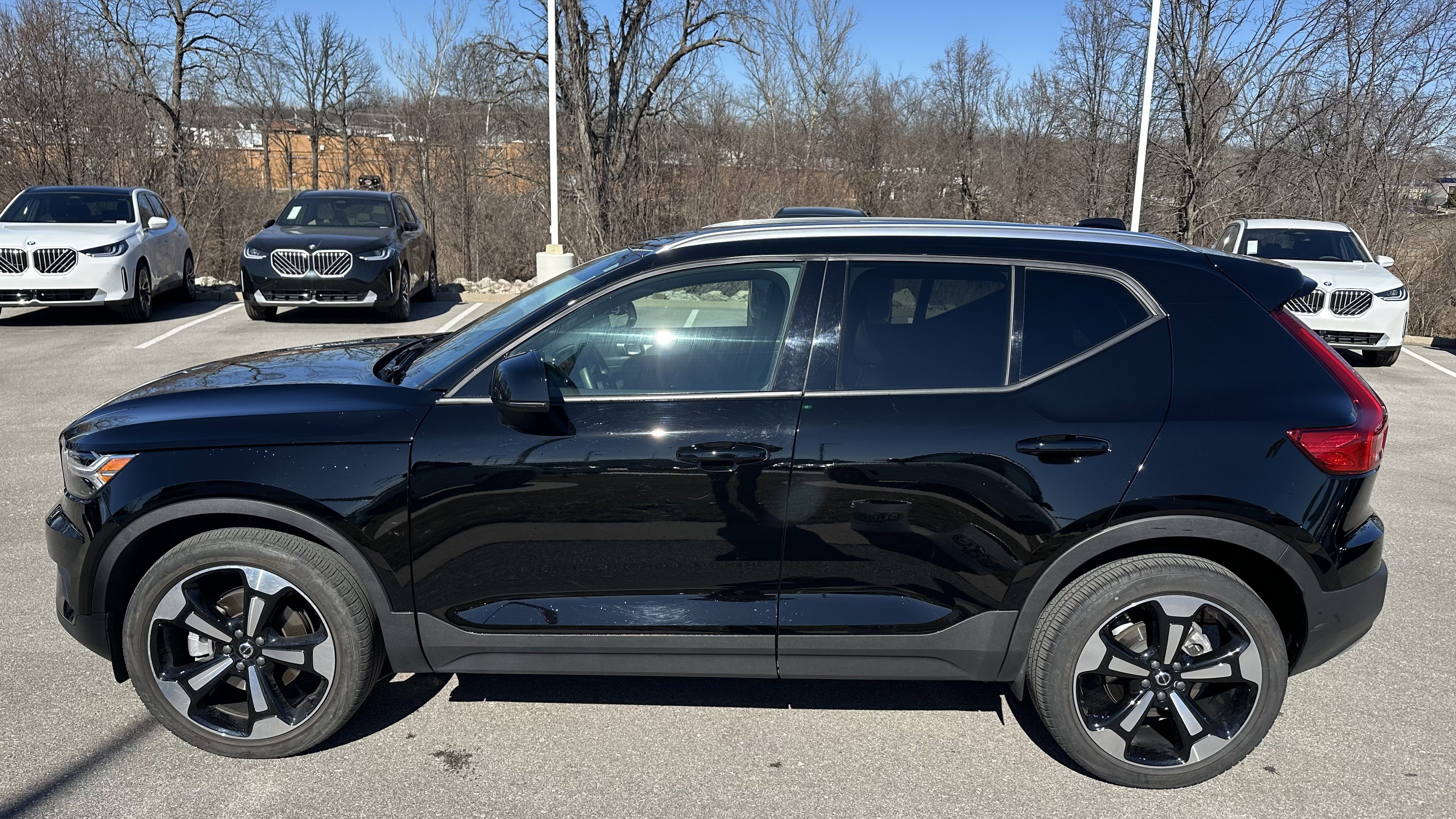Used 2022 Volvo XC40 T5 Momentum w/ Premium Package image 7
