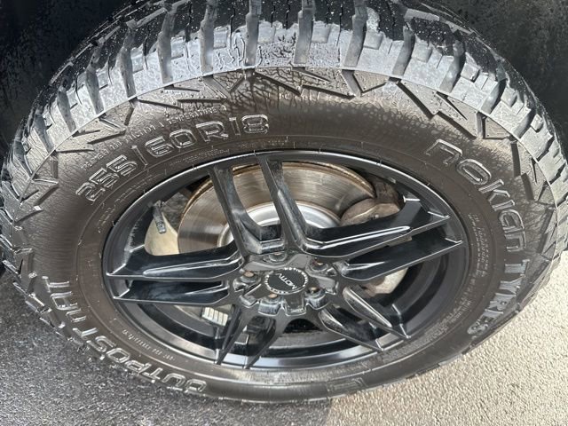 Used 2020 Jeep Cherokee Latitude Plus w/ Cold Weather Group AWD/4WD image 10