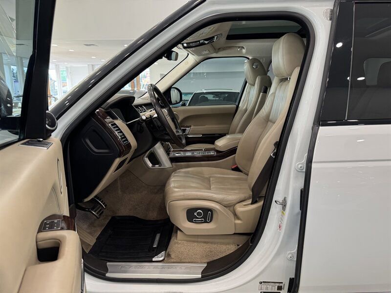 Used 2017 Land Rover Range Rover Supercharged image 7
