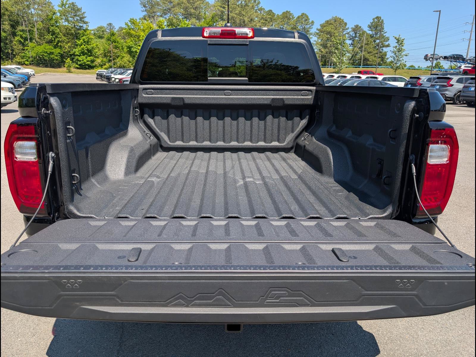 Used 2025 GMC Canyon AT4 w/ Technology Plus Package AWD/4WD image 20