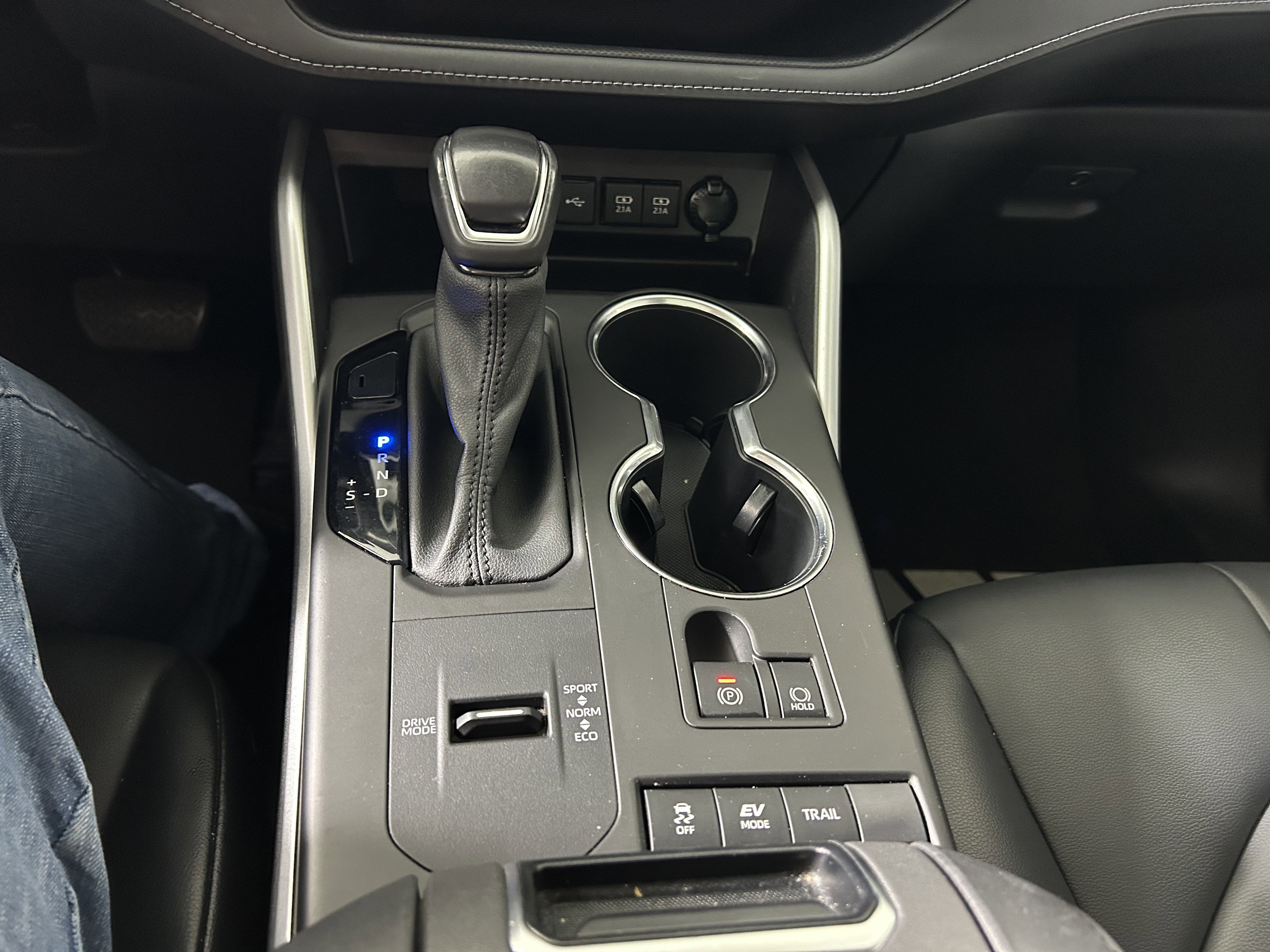 Used 2021 Toyota Highlander XLE image 29