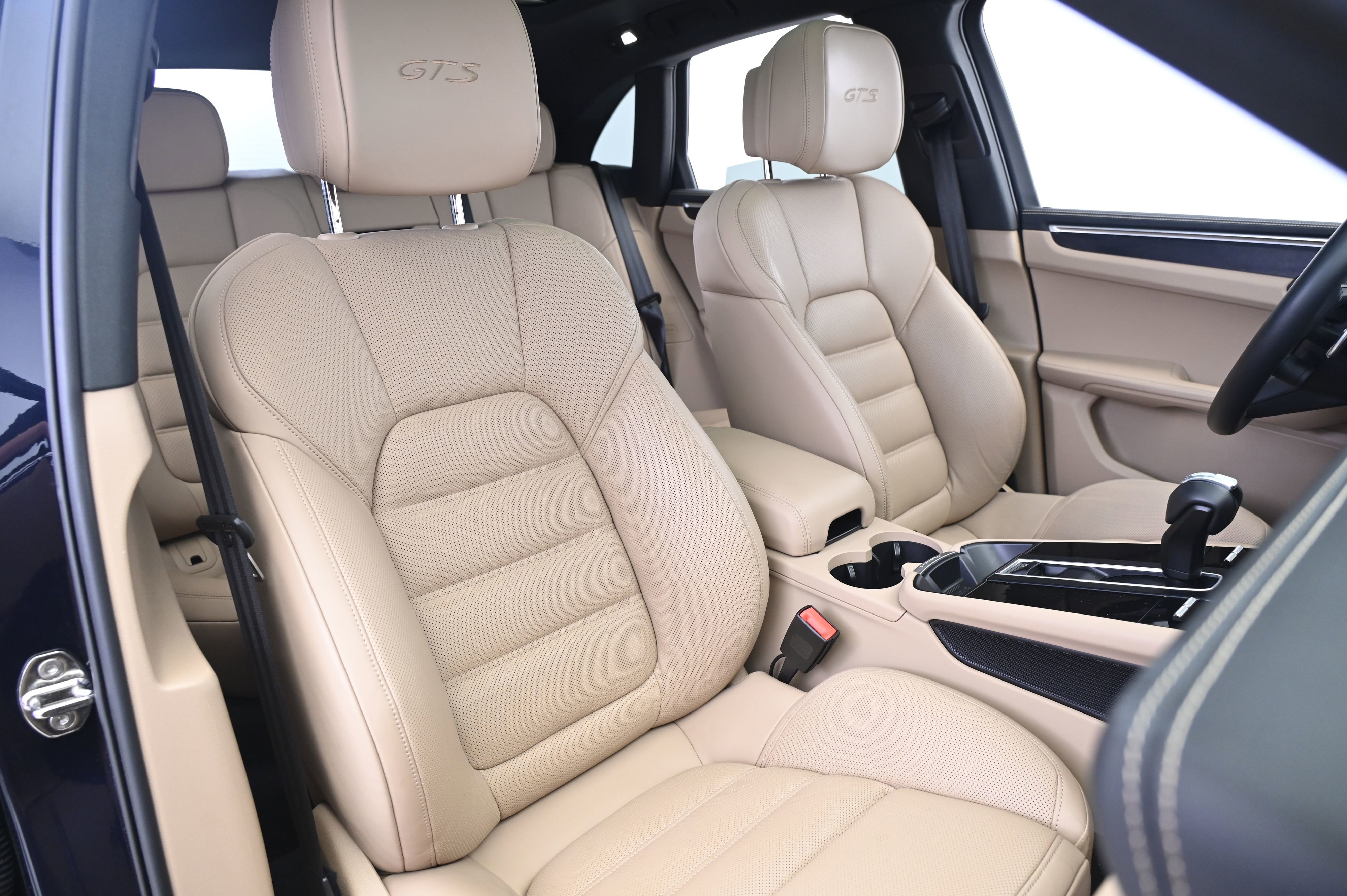 Certified 2022 Porsche Macan GTS image 24