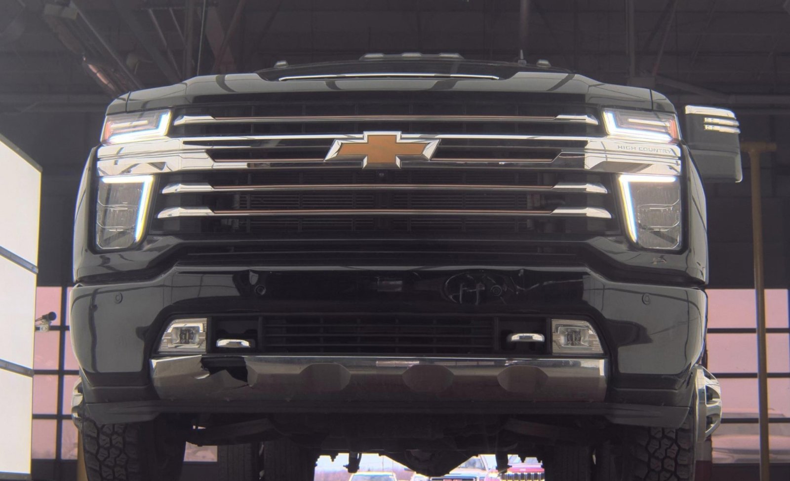 Used 2023 Chevrolet Silverado 3500 High Country w/ Safety Package II AWD/4WD image 3
