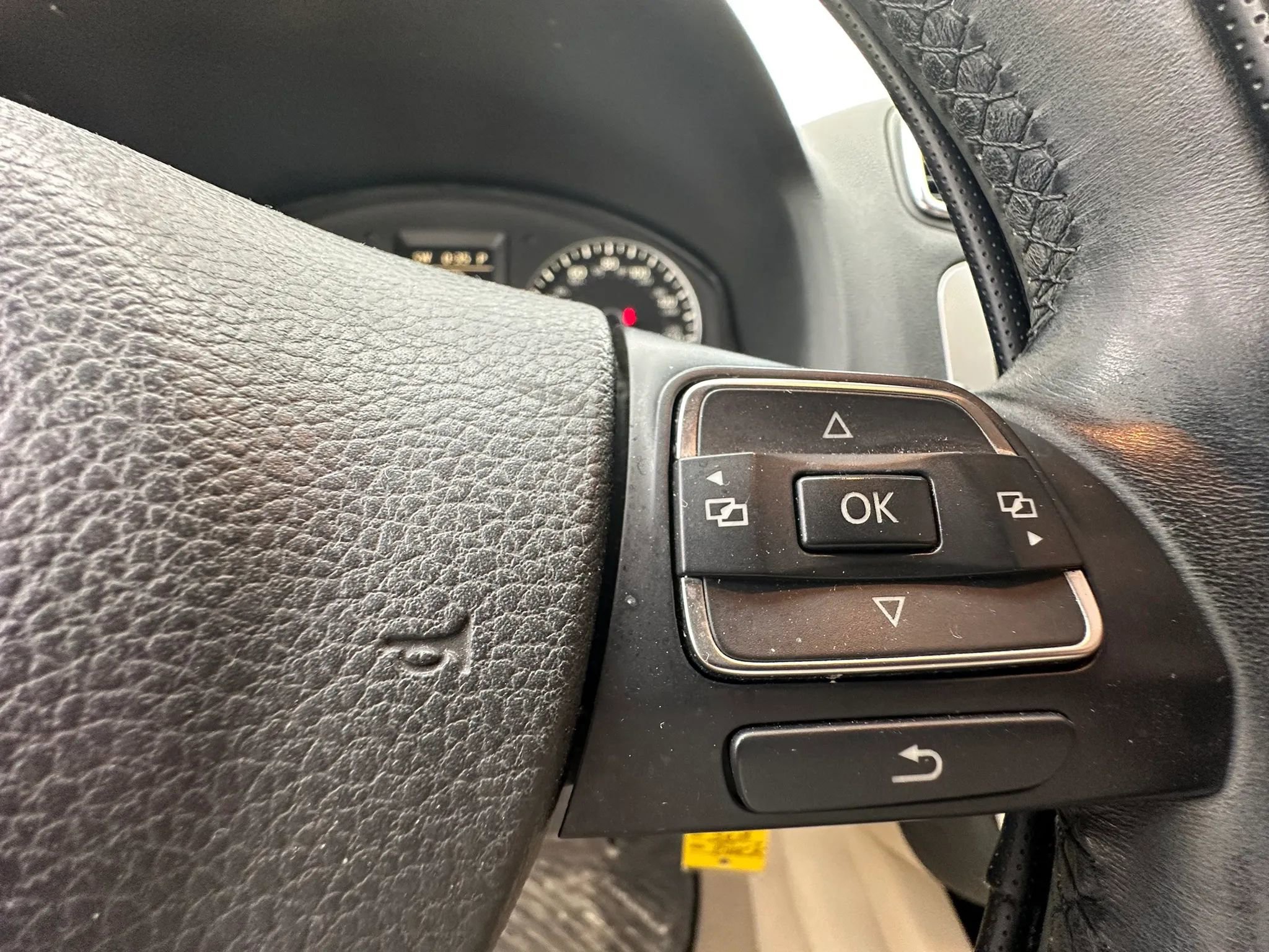 Used 2015 Volkswagen Eos Komfort FWD image 26