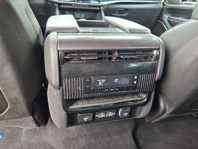 Used 2024 Jeep Wagoneer L 2WD w/ Premium Group I image 22