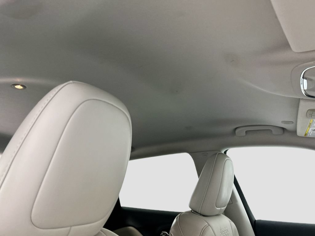 Used 2020 Jeep Cherokee Limited FWD image 16