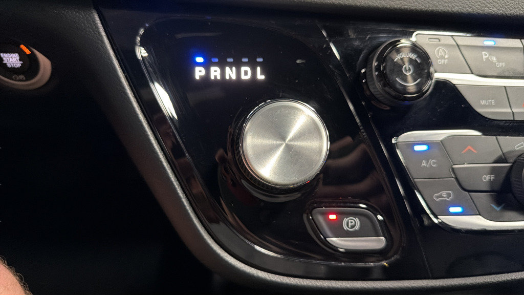 Used 2025 Chrysler Pacifica Select FWD image 29