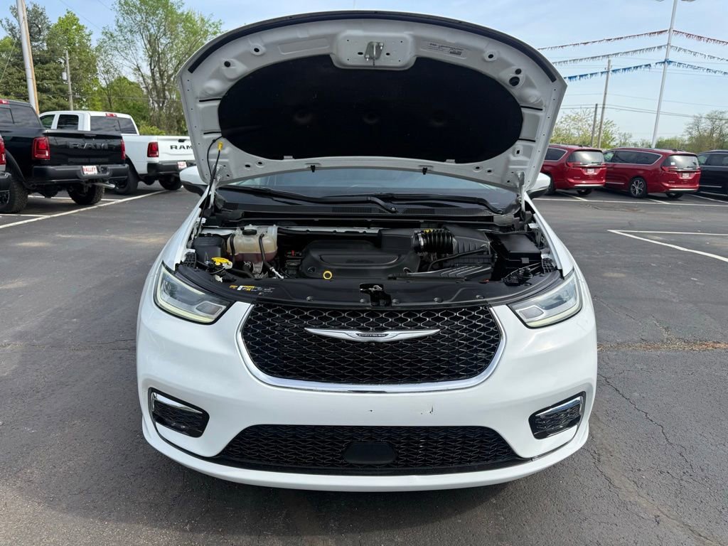 Used 2023 Chrysler Pacifica Touring-L FWD image 59