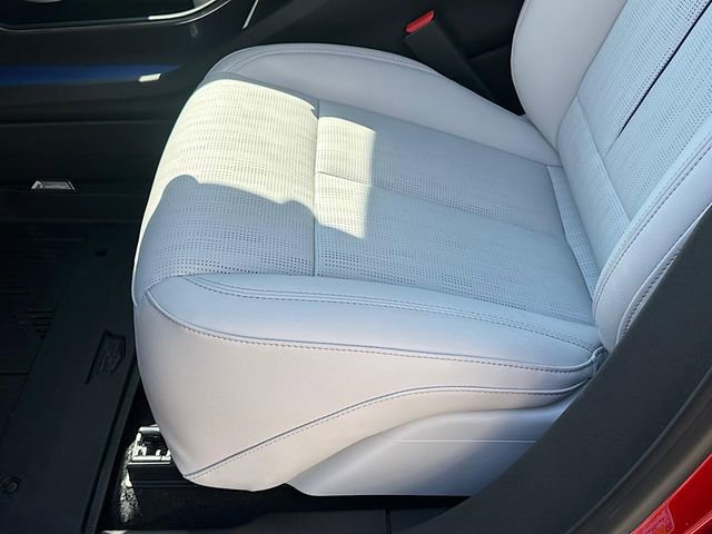 New 2025 Cadillac Lyriq Luxury image 8