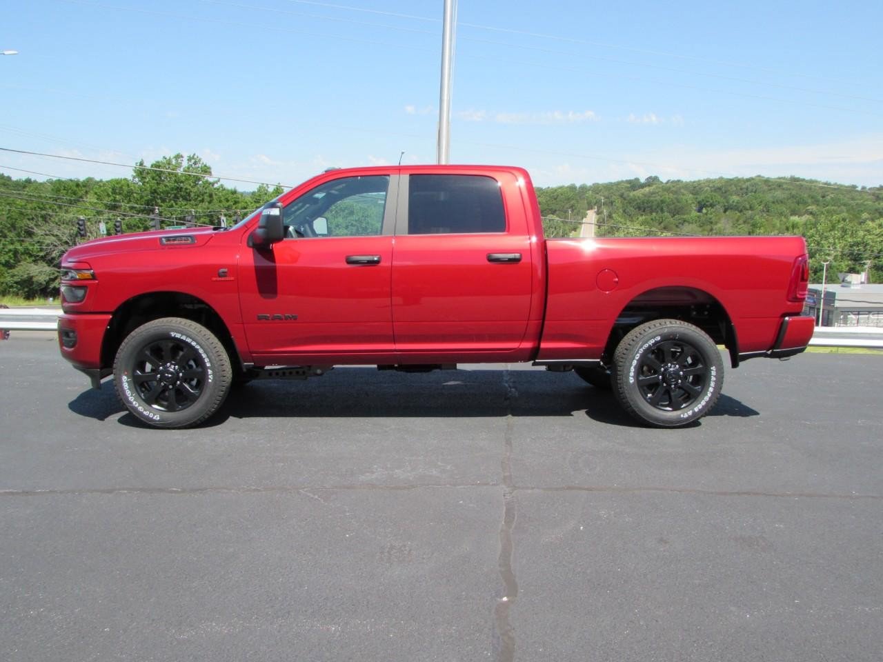 New 2026 RAM 2500 Big Horn AWD/4WD image 4